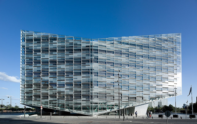 Picture of the crystal facade as seen from the street