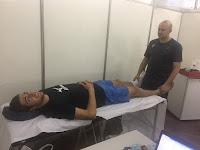 Dr. Sérgio em tratamento de PNS e Microfisioterapia