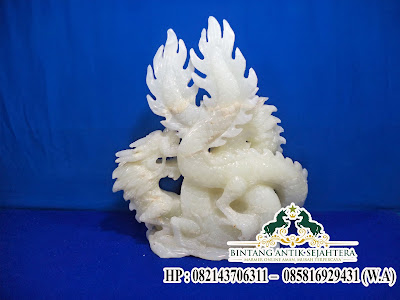 Patung Naga Onyx