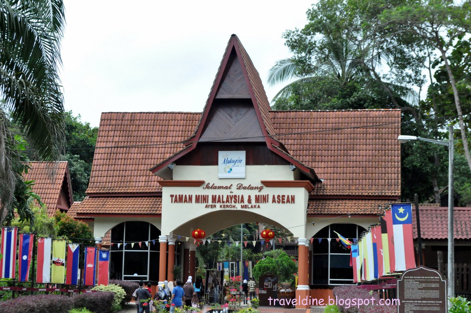 Travel and Dining Experience Taman Mini Malaysia  Melaka