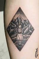 Tattoo Yonni-Gagarine : Nightmare Tattoo Girl Mountain Engraving Geometric Shape