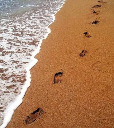 footsteps in the sand poem. footprints in the sand poem.