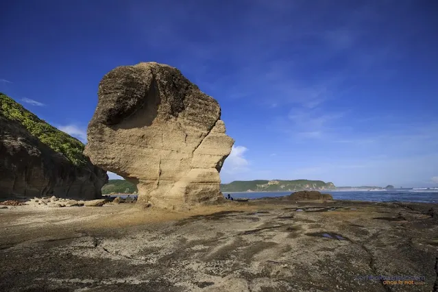 Batu Payung Daya Tarik Lombok Untuk Pariwisata