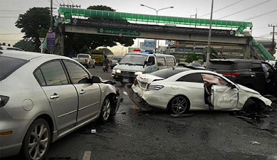 Takut Suami Melarikan Diri Isteri Sanggup Merempuh Kereta Suami.