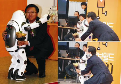 Kibo 2.0 Unveiled At Robot World 2011 In South Korea Pictures