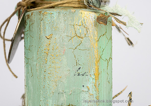 Layers of ink - Altered Vintage Bottle Tutorial by Anna-Karin Evaldsson.