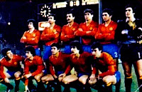 Selección de ESPAÑA - Temporada 1980-81 - Camacho, Alexanco, Joaquín, Tendillo, Gordillo y Arconada; Juanito, Solsona, Santillana, Zamora y Rubio - ESPAÑA 1 (Juanito), FRANCIA 0 - 18/02/1981 - Partido amistoso - Madrid, estadio Vicente Calderón - Alineación: Arconada; Camacho, Alexanco, Tendillo, Gordillo; Joaquín (Quique Ramos, 46'), Solsona, Zamora; Juanito, Santillana y Rubio