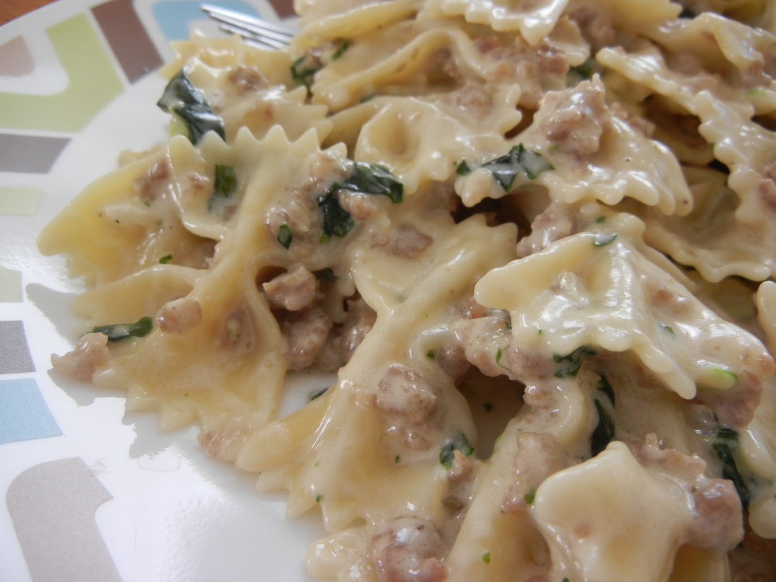 MamaHoots.. Food is Love: Italian Sausage, Spinach, and Garlic Alfredo