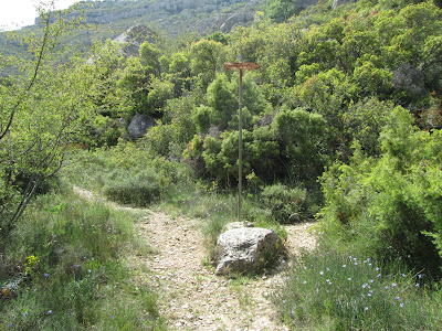 Serra del Montsant - Albarca-Sant Joan del Codolà-Grau dels 3 Esgraons-Cova Santa-Roca Corbatera-Ermita de la Mare de Déu del Montsant; Serra del Montsant i Albarca; camí cap al Grau dels 3 Esgraons