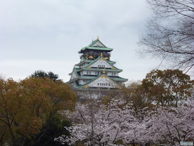 大阪城と桜