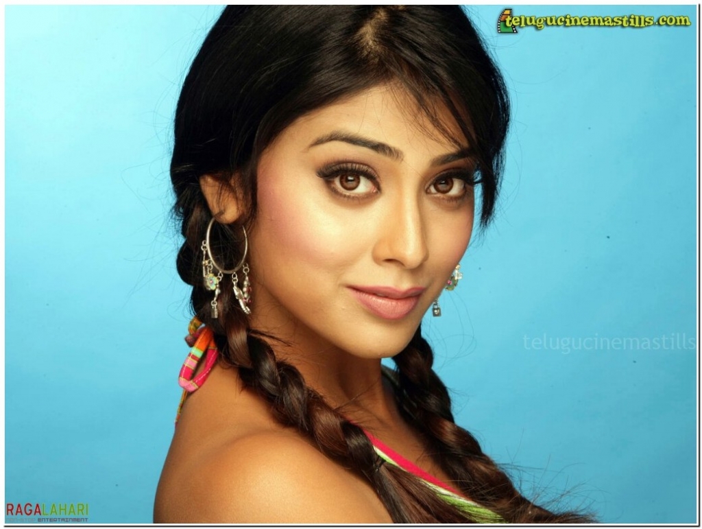 Shriya Saran - Wallpapers