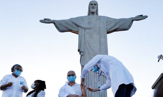 Vacinação contra a Covid-19 começa no Rio de Janeiro