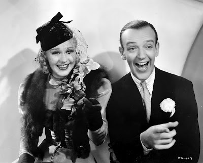 Foto promocional de Fred Astaire y Ginger Rogers para la película "En alas de la danza" (Swing Time, 1936)