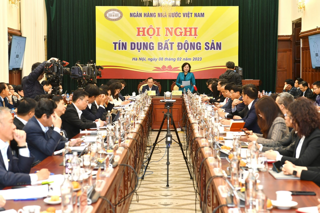 NHNN: Phấn đấu giảm lãi suất cho vay, gỡ khó cho bất động sản - <a href=