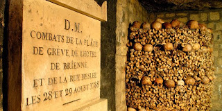 Jutaan Tengkorak Manusia di Paris Catacombs