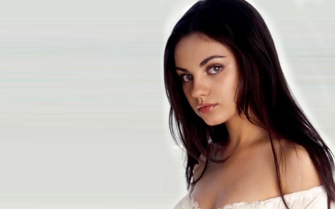 Mila Kunis wallpaper