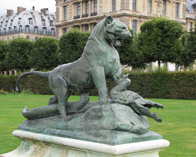 Tigre terrassant un crocodile, Tiger overwhelming a crocodile by Auguste Cain, Tuileries Garden, Paris