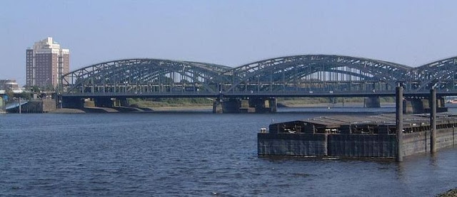 جسور+ثقف+نفسك+2 مدينة الجسور في هامبورغ