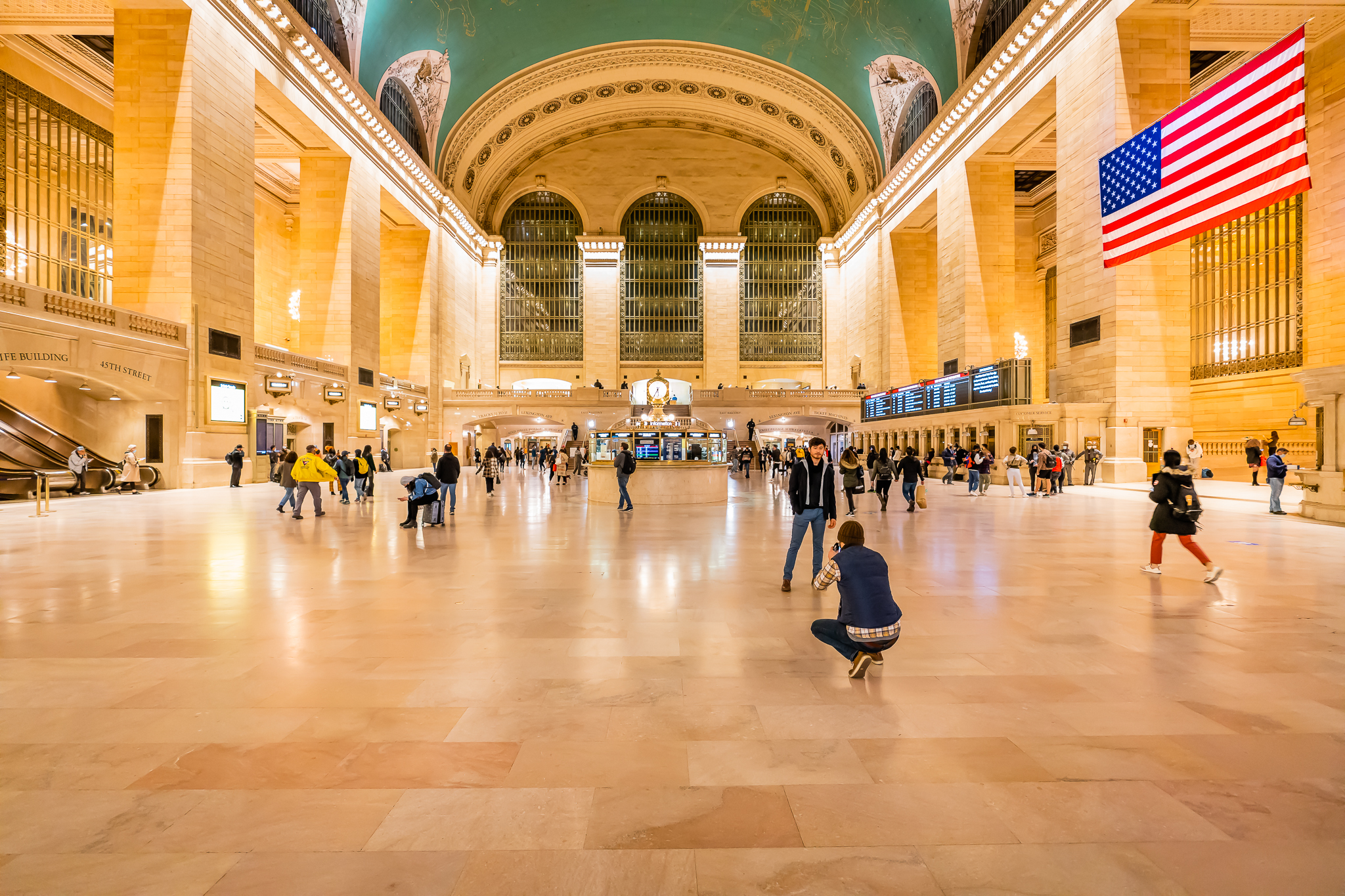 a photo of the interior of grand central station new york city