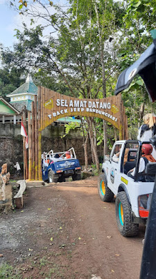 Track jeep Sungai Bandungsari