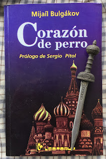 Portada del libro Corazón de perro, de Mijaíl Bulgákov