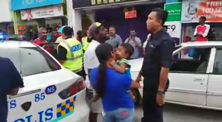 TUDUH POLIS TENDANG ORANG AWAM, INI CERITA DISEBALIKNYA SALUTE! Sang