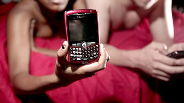 Dampak Bahaya 'Sexting' Atau Sex Chatting Yang Merupakan Gaya Baru Pacaran Anak Zaman Sekarang!