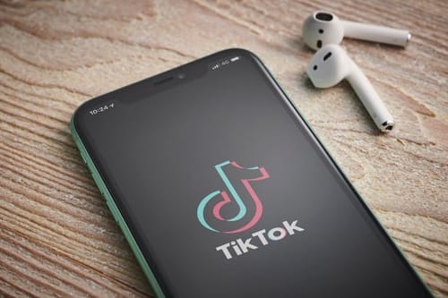 Tik Tok has longer videos for everyone