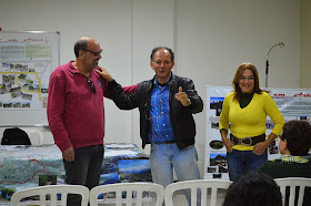 Secretário de Turismo Ronaldo Fialho com Carlos Alberto Botelho e Josiane Fonseca, idealizadores do projeto ‘Caminho em Artes’
