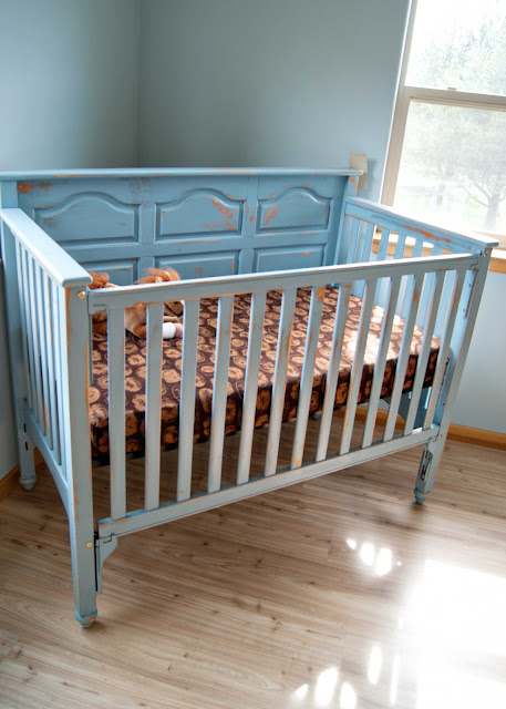 Crib Makeover using chalk paint