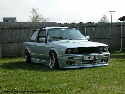BMW E30 with old school tuning look