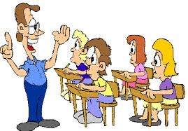 Profesor dando clase a niños en un aula