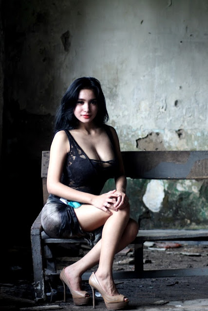 foto model seksi toket gede montok bibie julius