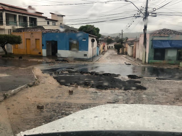 Miguel Calmon: Muita chuva na tarde desta segunda-feira (2) - 