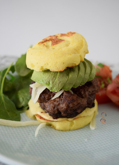 hamburguesa keto con mayonesa casera