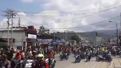 Video Massa Aksi Bergerak Menuju Kantor Gubernur Papua.