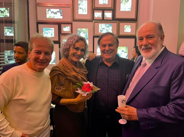  Faa Morena, Lulli Chiaro e Ronnie Von prestigiam show de Gilbert Stein em São Paulo