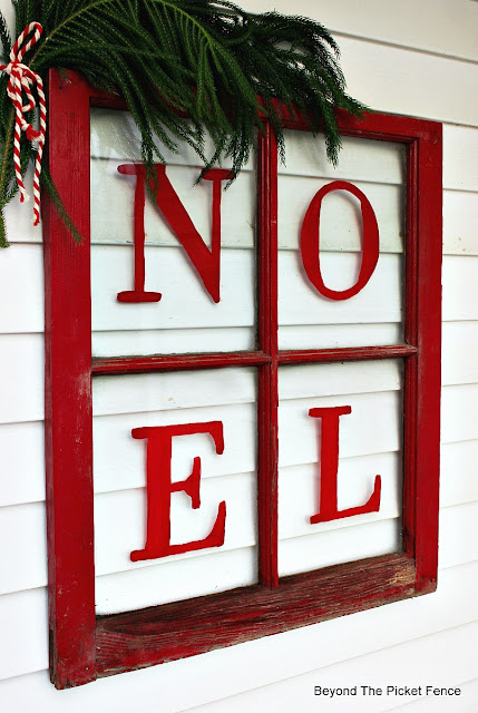 Christmas project, old window, Noel sign, Fusion Mineral Paint, https://goo.gl/BcyJKv