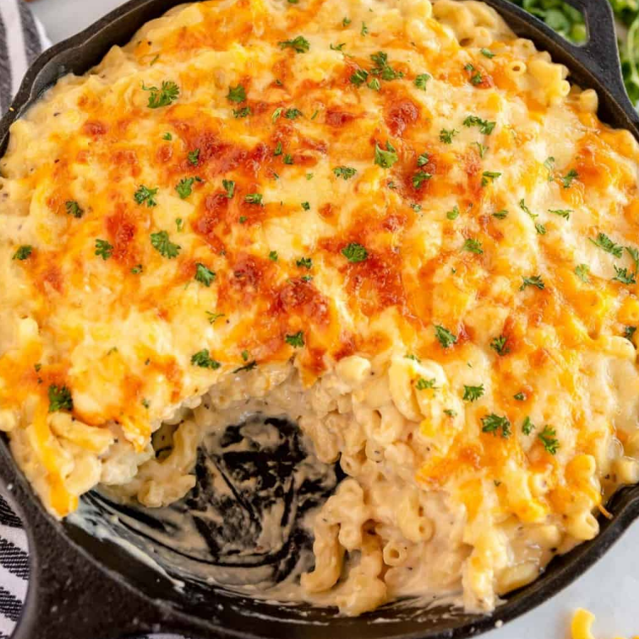 skillet containing macaroni and cheese