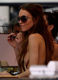 Lindsay Lohan's not hot side boob cleavage pictures