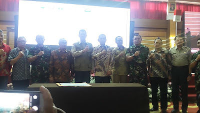 Forum Pentahelix Industri Bersih Kota Cimahi Melaksanakan Penandatanganan MoU Di Bandung