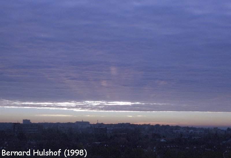 KAMUS METEOROLOGY: JENIS AWAN DAN GAMBAR : STRATUS