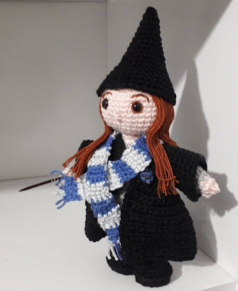 Amigurumi Bruxa Corvinal Ravenclaw Witch Hogwars Harry Potter Crochê