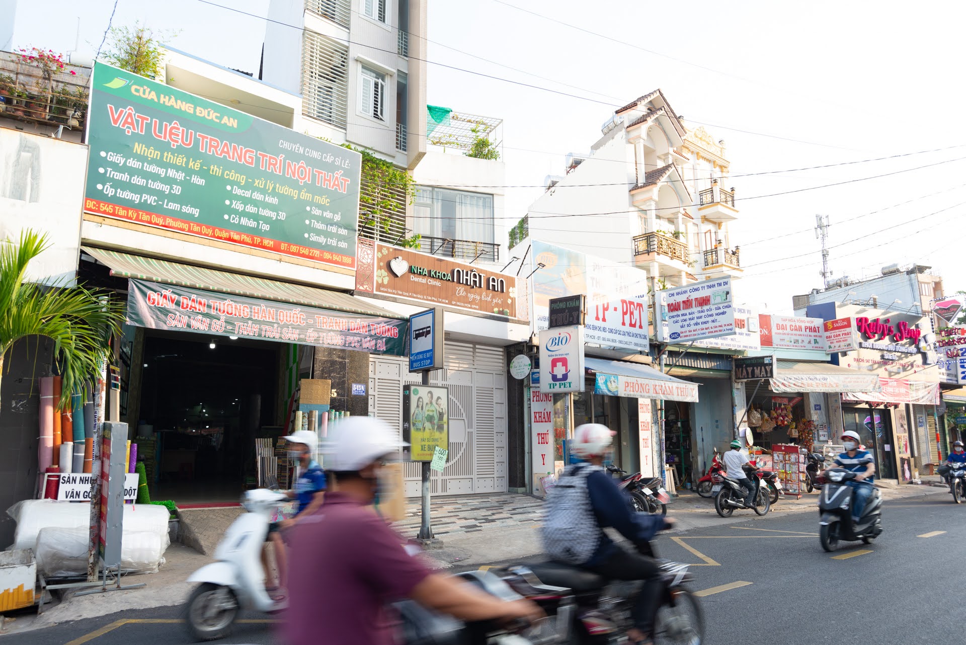 cửa hàng giấy dán tường quận Tân Phú