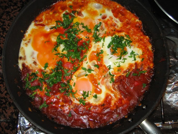 SHAKSHUKA - Tomatoes and Eggs Arabian Rupturefast (Middle Eastern)