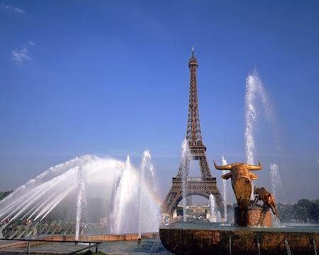 menara Eiffel di Prancis