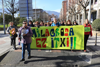 Manifestación de familias y trabajadores del colegio La Milagrosa