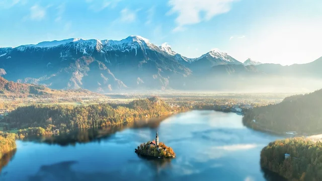 Papel de parede Paisagem Natural Lago Bled na Eslovênia para PC, Notebook, iPhone, Android e Tablet.