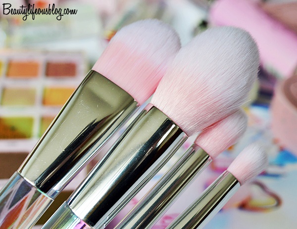 I Heart Revolution Unicorn Heart - Glow Brush Set Review