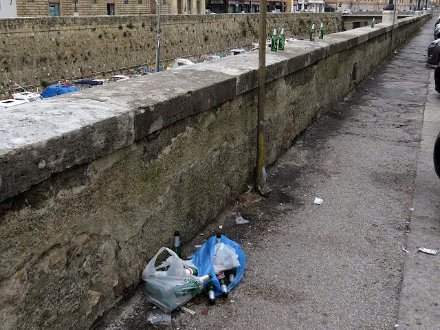 Abandoned empty beer bottles, scali degli Olandesi, Livorno